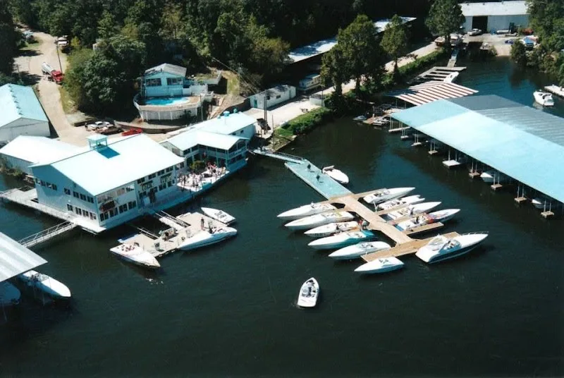 Mariners Pier 31 Yacht Club